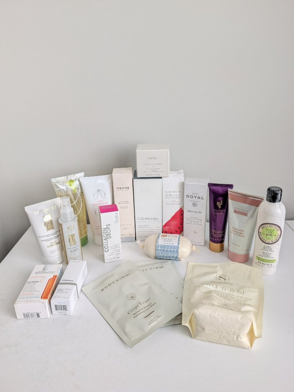 Bath & Body Full Size Mixed Brands Lot Moisturizers Soaps Lotions Masks Bath NEW